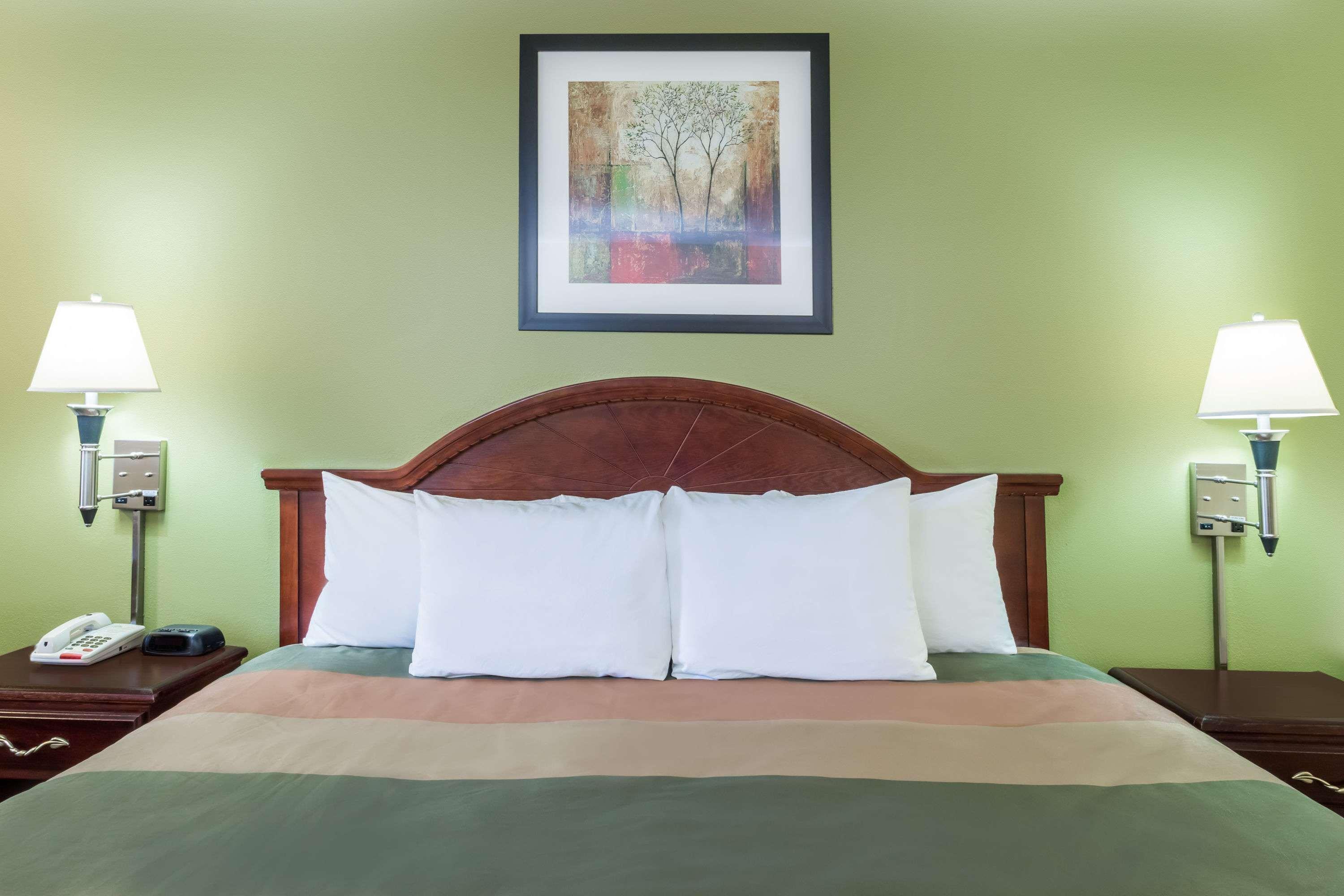 Days Inn Blakely Экстерьер фото