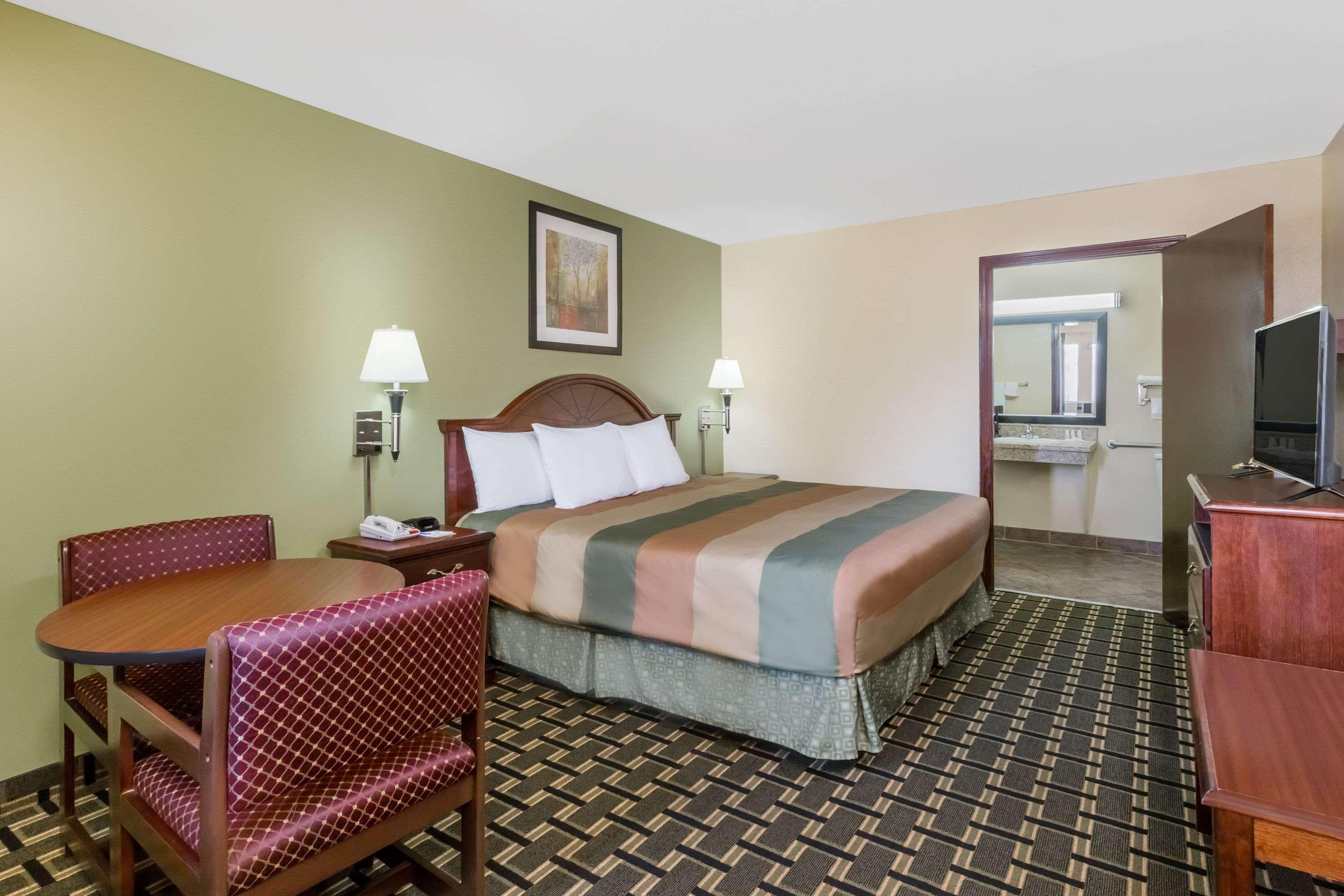 Days Inn Blakely Экстерьер фото