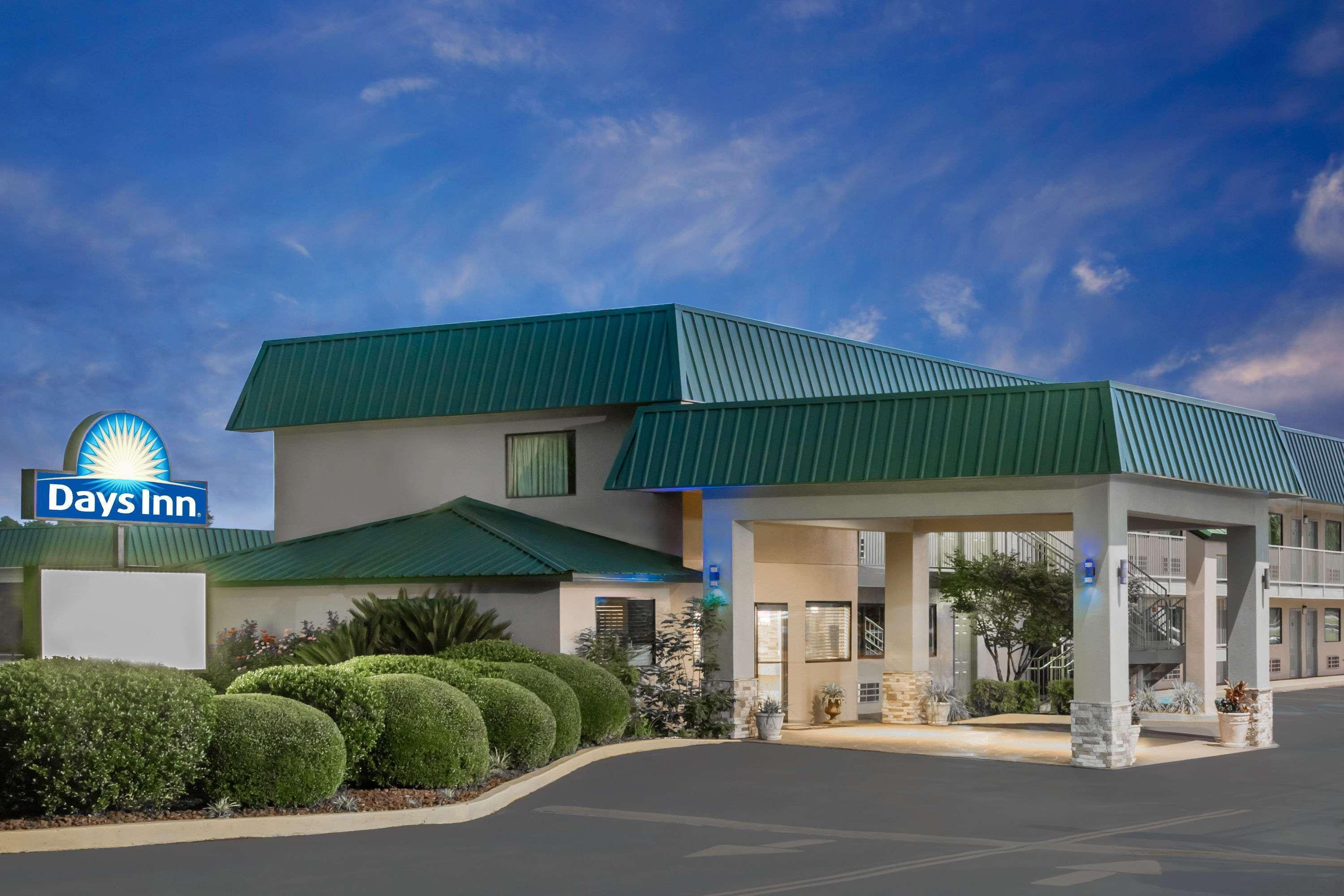 Days Inn Blakely Экстерьер фото