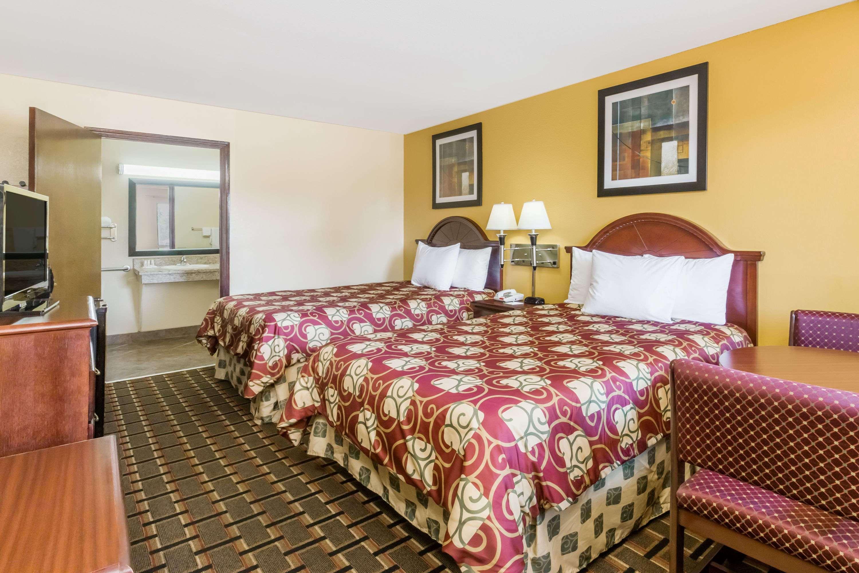 Days Inn Blakely Экстерьер фото