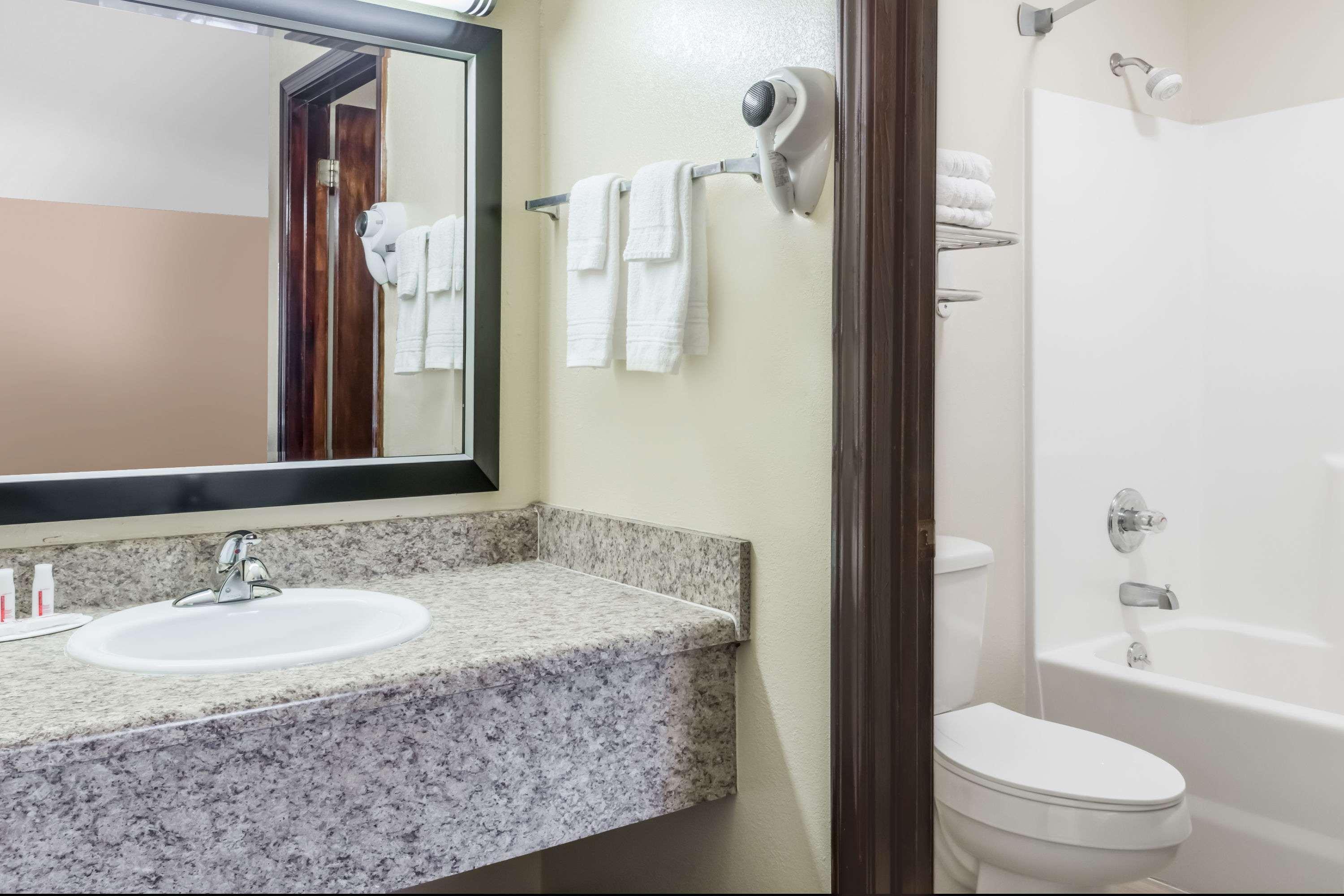 Days Inn Blakely Экстерьер фото